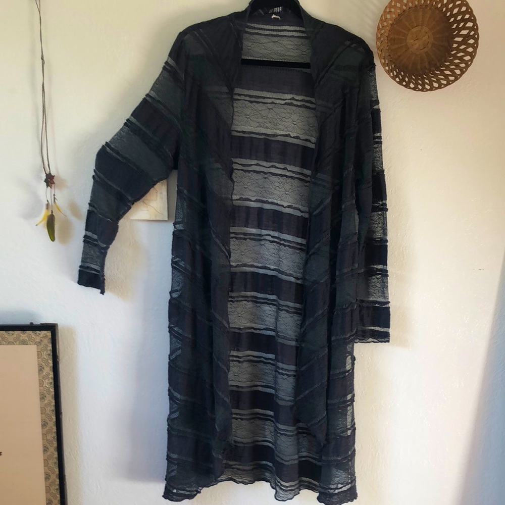 Verducci Beautiful lace cardigan! Love for a New Year’s Eve Lingerie Party✨